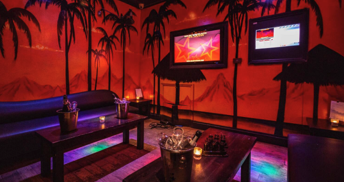 한국 셔츠룸 카라오케 바의 논란의 세계